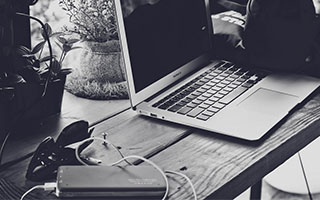 我把常见骗局做成了对照表，别再问“哪里有“每日大赛在线观看””了：一定要关掉这个权限